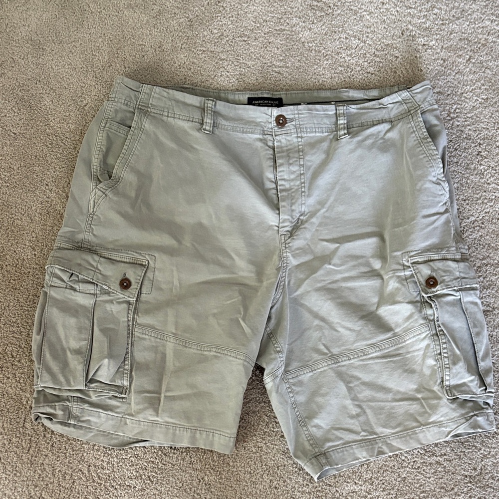 American Eagle Outfitters Light Gray Cargo Shorts